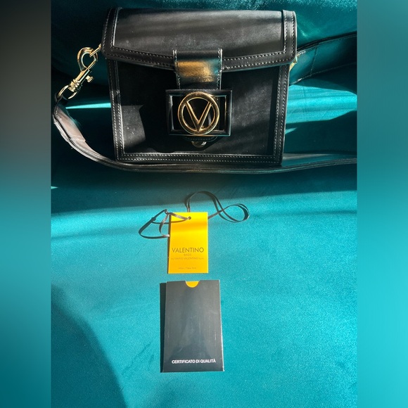 Valentino by Mario Valentino - SCARLETT ROPE LEATHER CROSSBODY IN BLACK - Picture 5 of 14